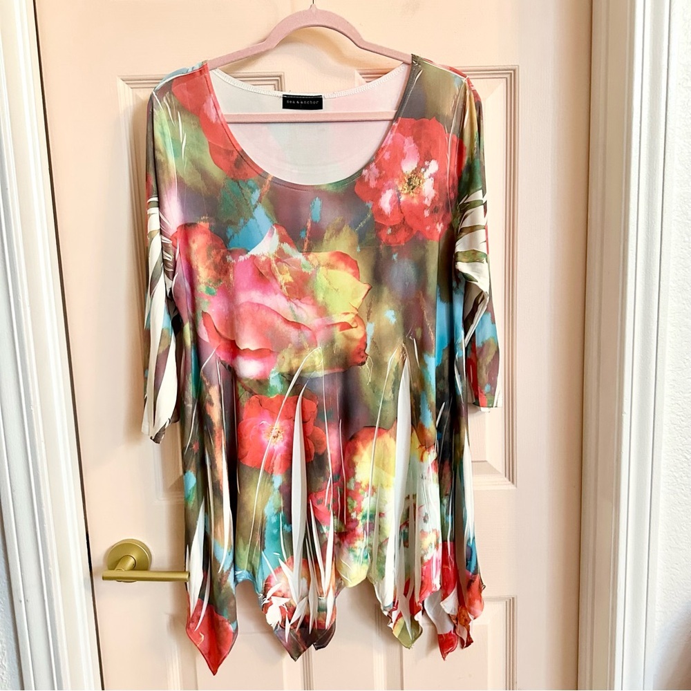 Floral sea and anchor tunic top